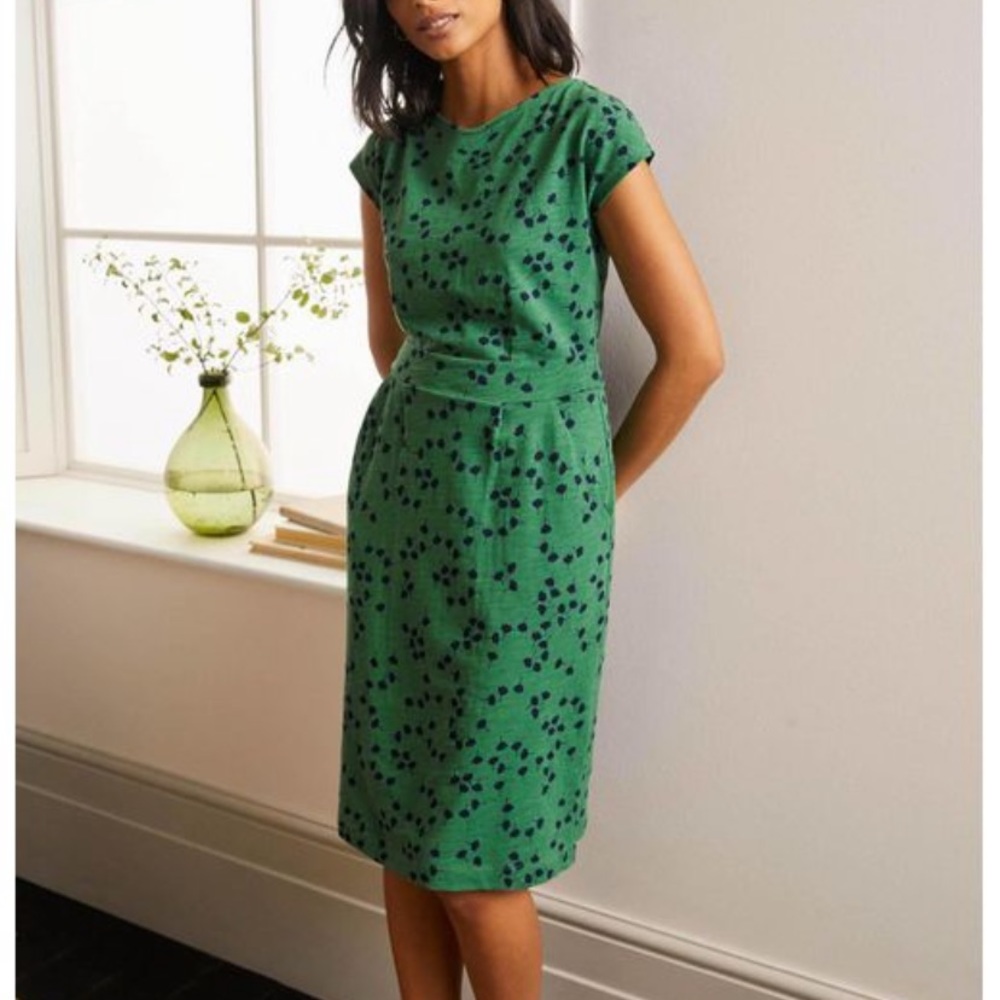 COPY - BRAND NEW green jersey dress decorated w/ navy flowers